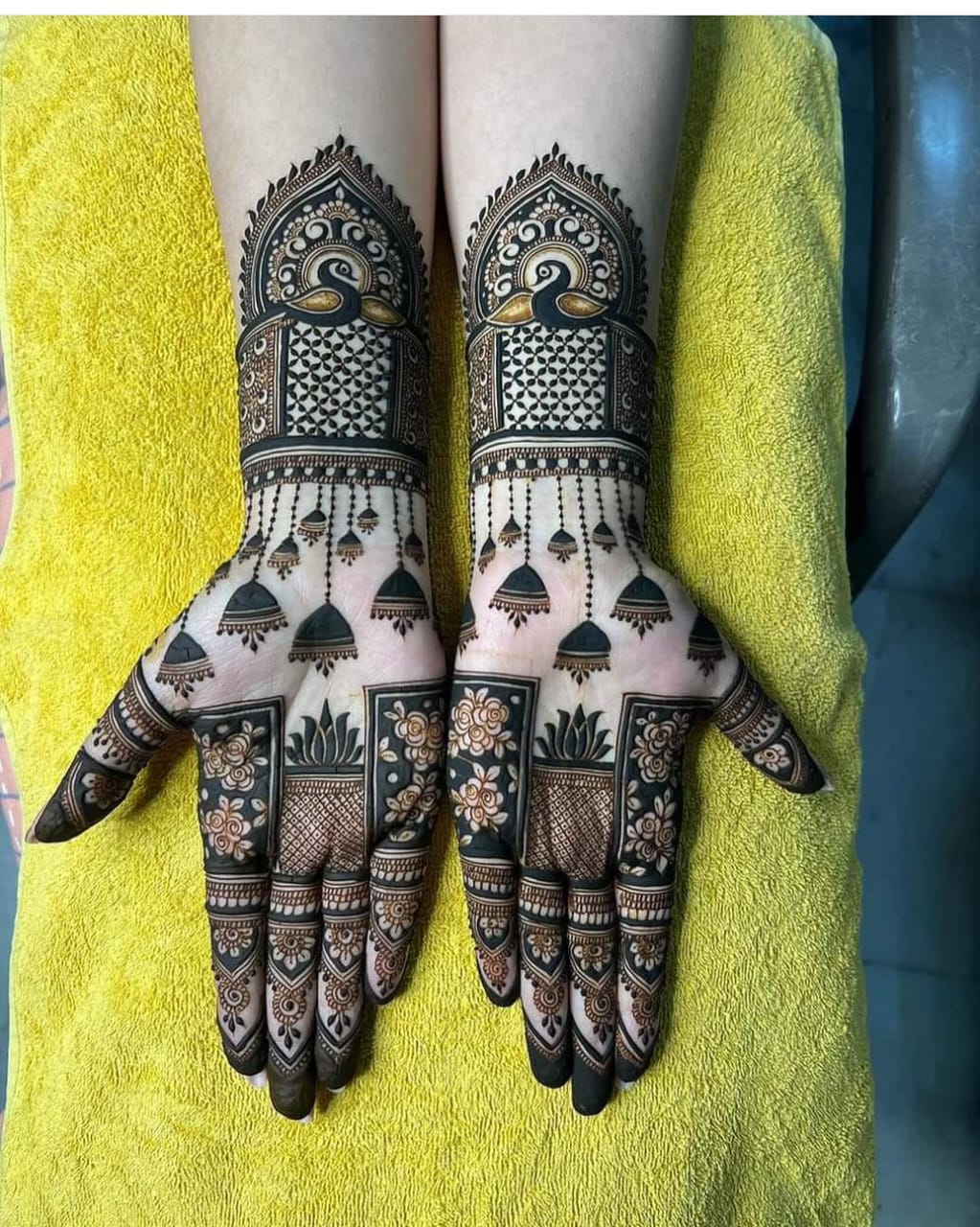 Raj Mehandi Artist
