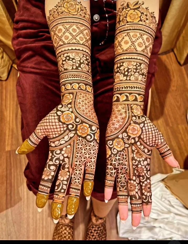 Raj Mehandi Artist
